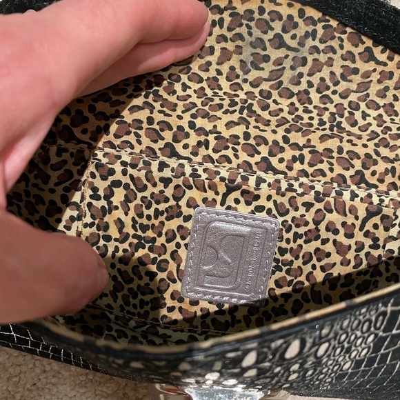 Faux snakeskin clutch purse - Picture 4 of 5